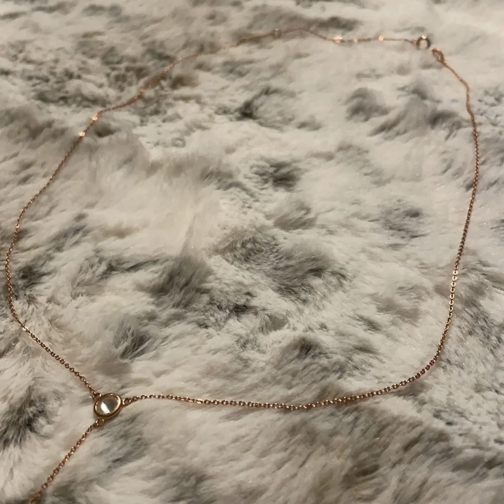 Rose‎ gold necklace with rhinestone